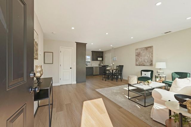 2423 E Taylor St, Stockton, CA 95205