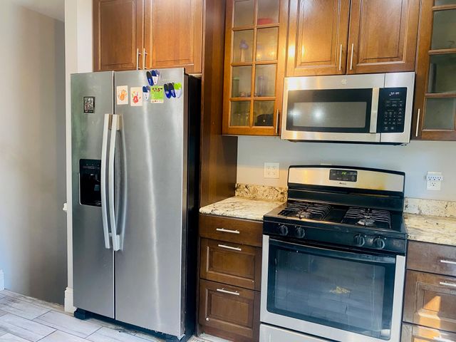 7235 E 1st Avenue, Gary, IN 46403