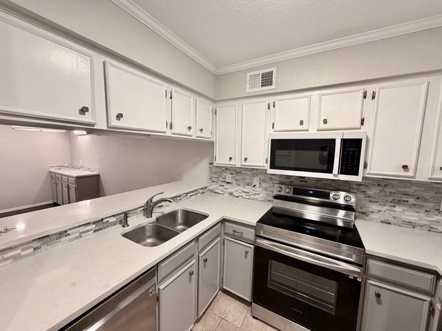 333 Melrose Drive 18C, Richardson, TX 75080