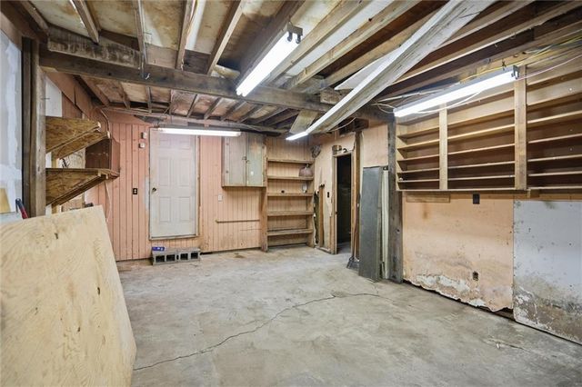 8012 S Benton Avenue, Kansas City, MO 64132