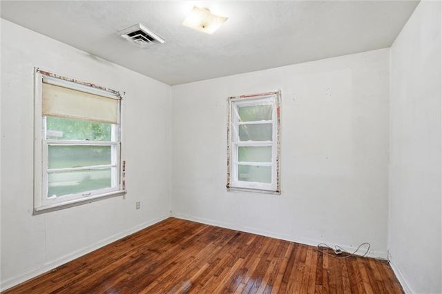 8012 S Benton Avenue, Kansas City, MO 64132