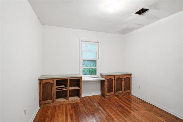 8012 S Benton Avenue, Kansas City, MO 64132