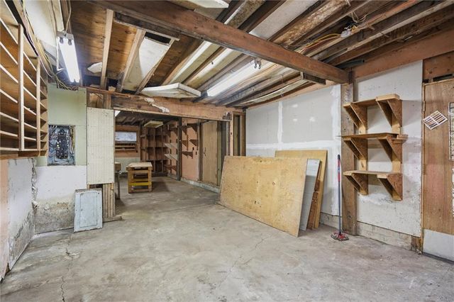 8012 S Benton Avenue, Kansas City, MO 64132