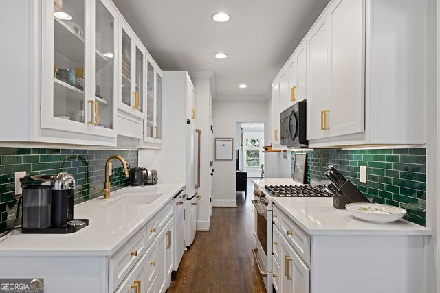 653 N Highland Avenue NE 4, Atlanta, GA 30306