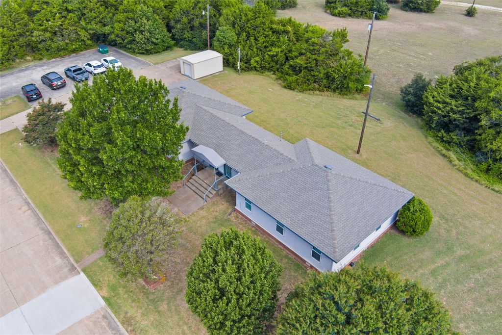 1400 Kari Ann Drive, Cedar Hill, TX 75104