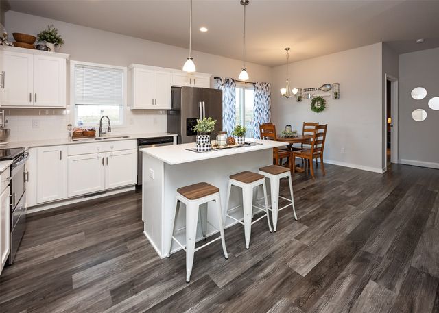 1725 Ashwood Avenue, Norwalk, IA 50211