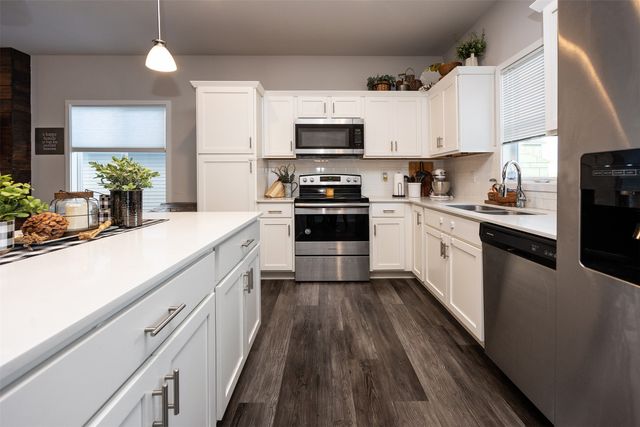 1725 Ashwood Avenue, Norwalk, IA 50211