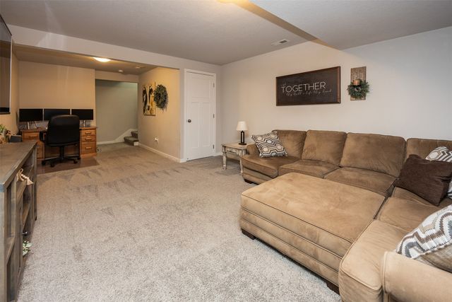 1725 Ashwood Avenue, Norwalk, IA 50211