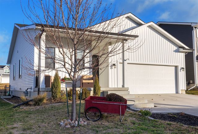 1725 Ashwood Avenue, Norwalk, IA 50211