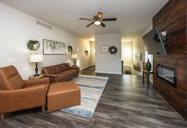 1725 Ashwood Avenue, Norwalk, IA 50211