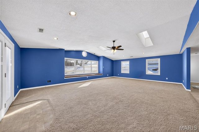 389 Highway Y, Winfield, MO 63389