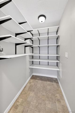 389 Highway Y, Winfield, MO 63389