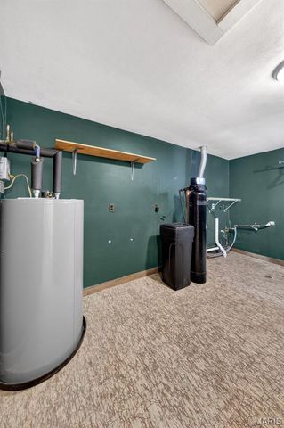 389 Highway Y, Winfield, MO 63389