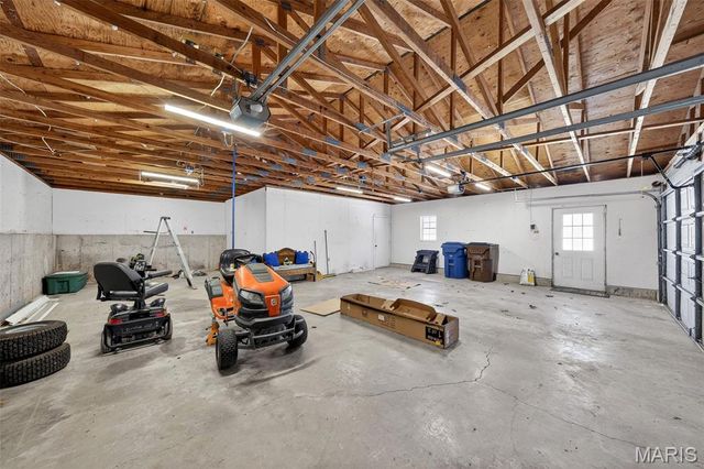 389 Highway Y, Winfield, MO 63389