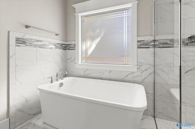 21 Scenic Loop Road, Huntsville, AL 35803