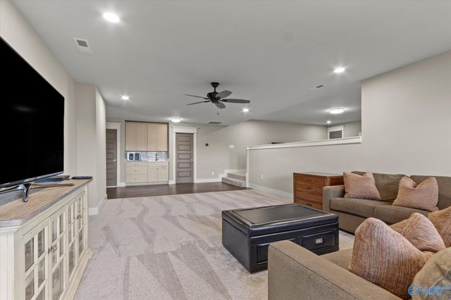 21 Scenic Loop Road, Huntsville, AL 35803