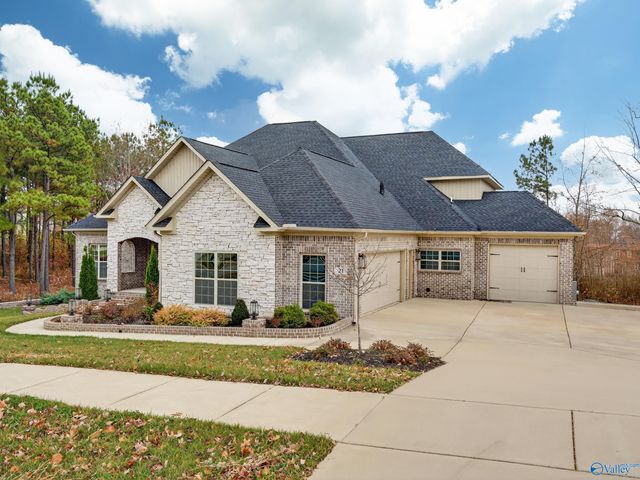 21 Scenic Loop Road, Huntsville, AL 35803