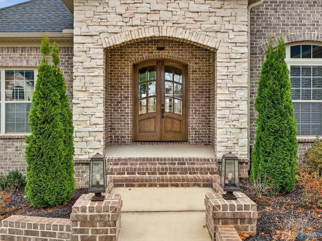 21 Scenic Loop Road, Huntsville, AL 35803