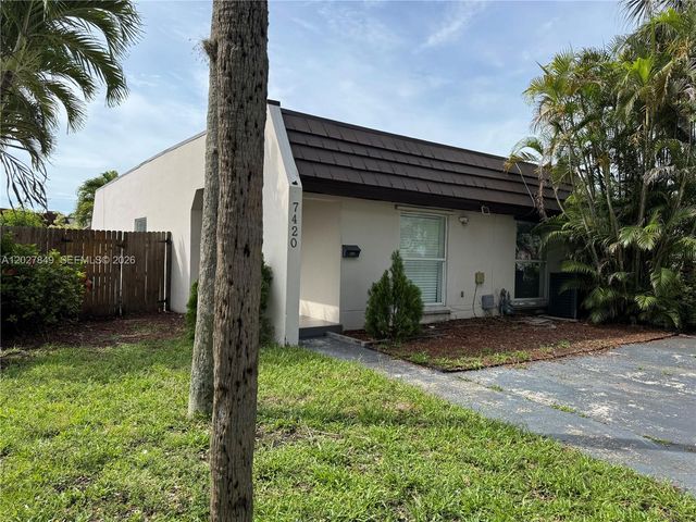 7420 Big Cypress Dr, Miami Lakes, FL 33014