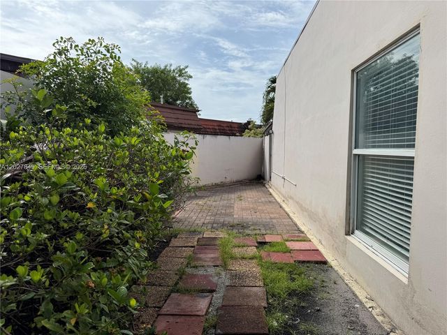 7420 Big Cypress Dr, Miami Lakes, FL 33014
