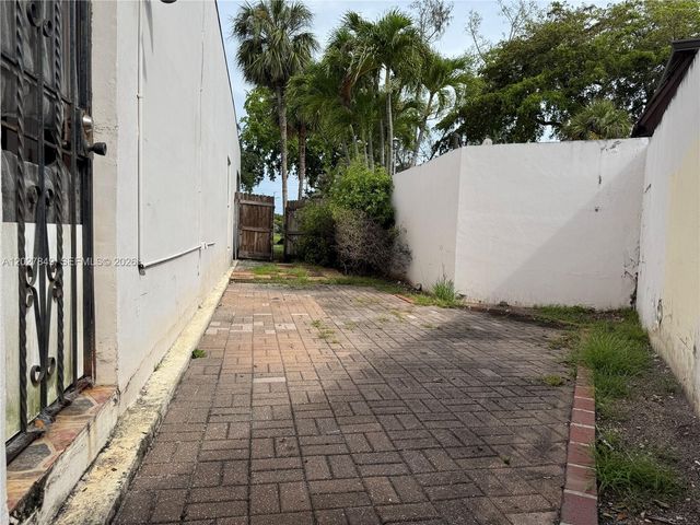 7420 Big Cypress Dr, Miami Lakes, FL 33014