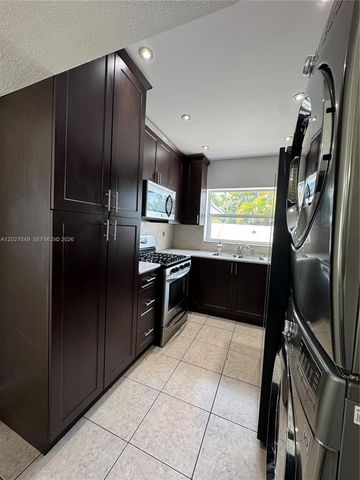 7420 Big Cypress Dr, Miami Lakes, FL 33014