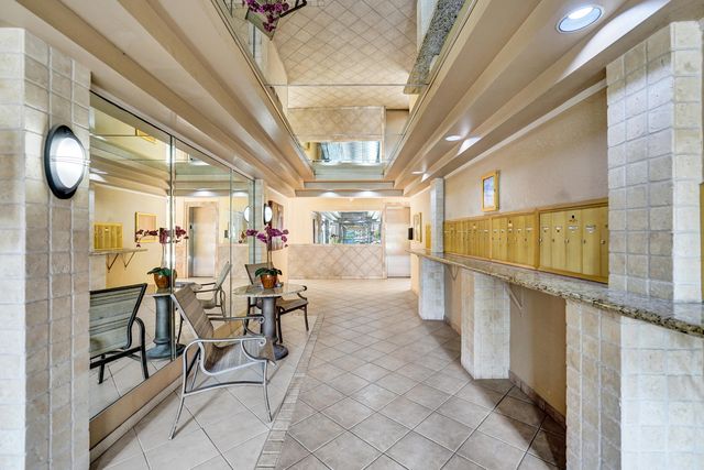 4000 N HILLS Drive 35, Hollywood, FL 33021