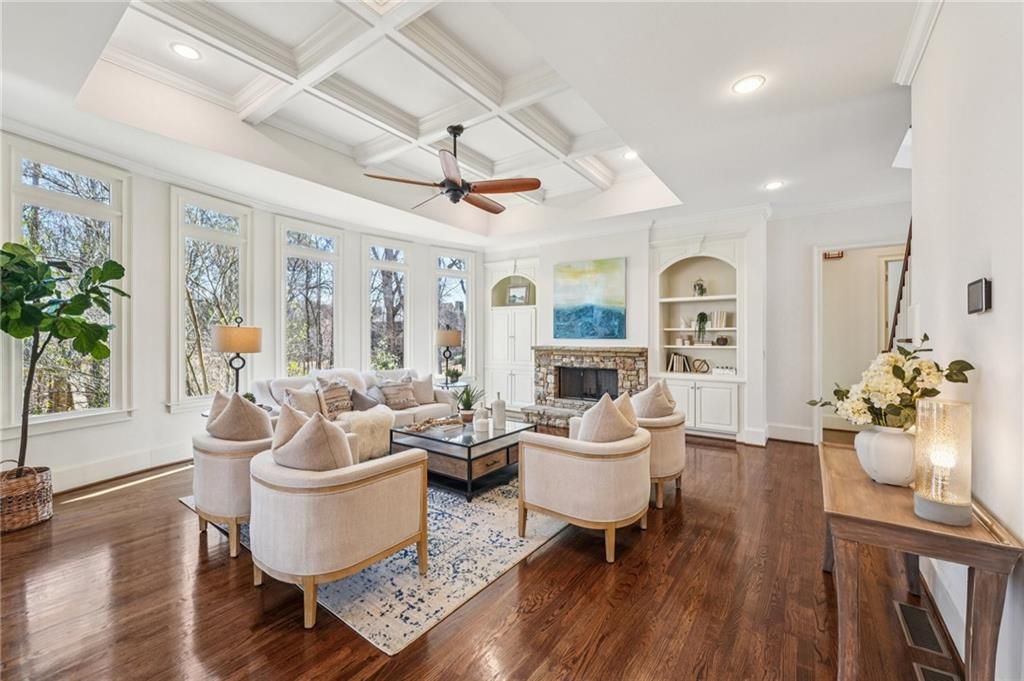 Image 5 of property listing at 1416 Falkirk Lane NW, Kennesaw, GA 30152