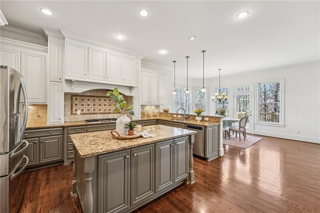 Image 8 of property listing at 1416 Falkirk Lane NW, Kennesaw, GA 30152
