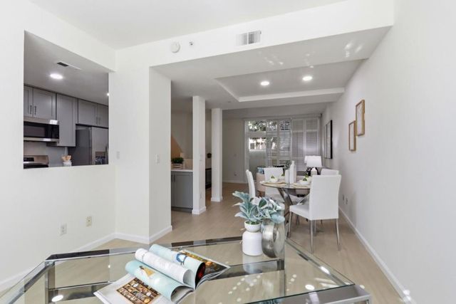 334 Dunsmuir Terrace 3, Sunnyvale, CA 94085