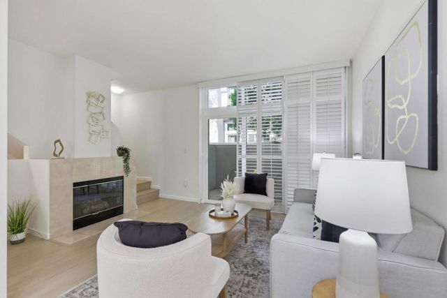 334 Dunsmuir Terrace 3, Sunnyvale, CA 94085