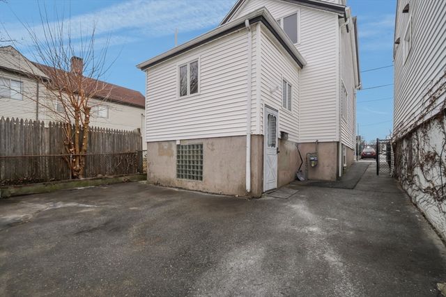 233 Franklin St, Fall River, MA 02720