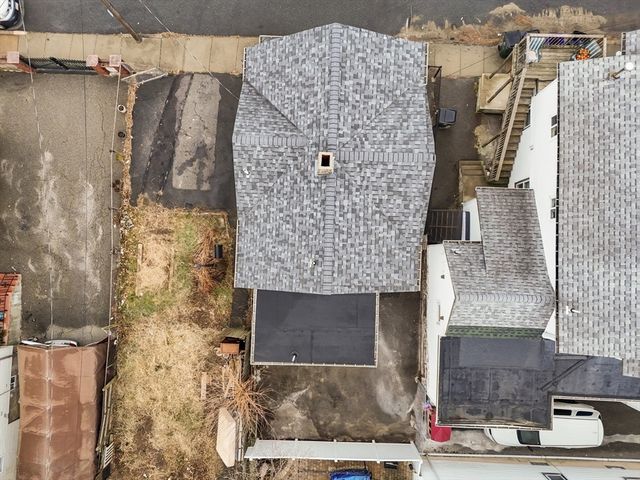 233 Franklin St, Fall River, MA 02720