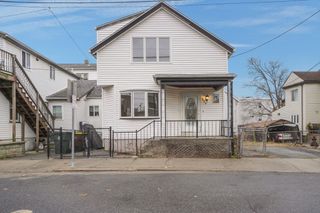 233 Franklin St, Fall River, MA 02720