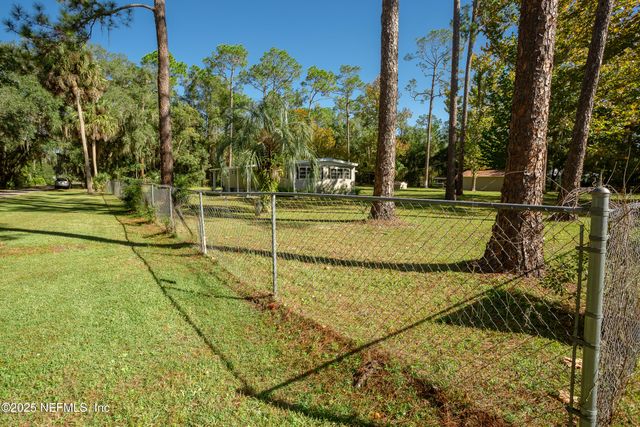 600 PALMETTO Street, Welaka, FL 32193