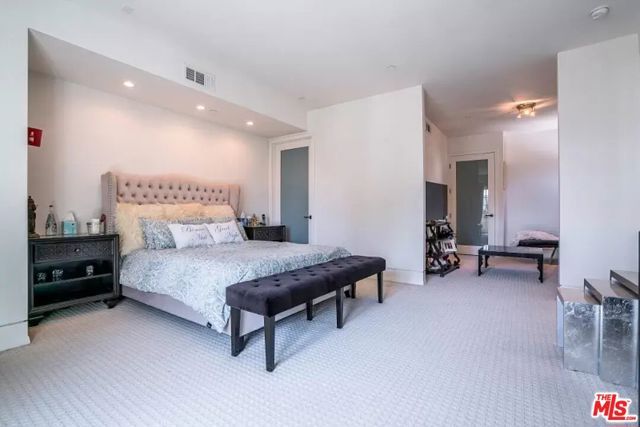 225 S HAMILTON Drive 304, Beverly Hills, CA 90211