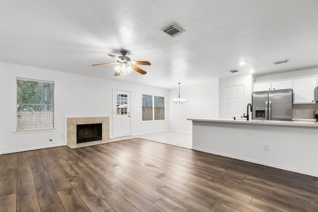 302 Sentry Maple Place, The Woodlands, TX 77382