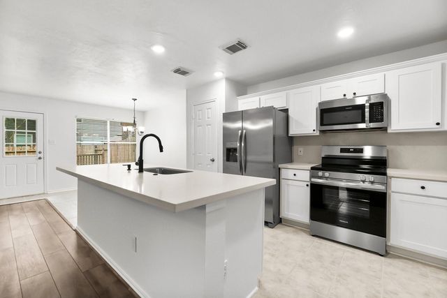 302 Sentry Maple Place, The Woodlands, TX 77382