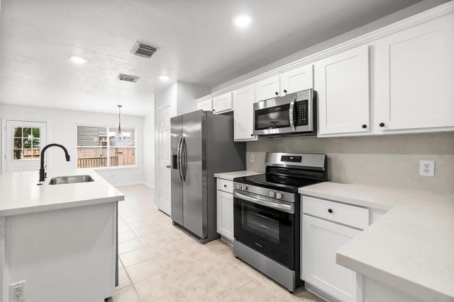 302 Sentry Maple Place, The Woodlands, TX 77382