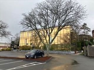 990 Paradise Rd, Swampscott, MA 01907