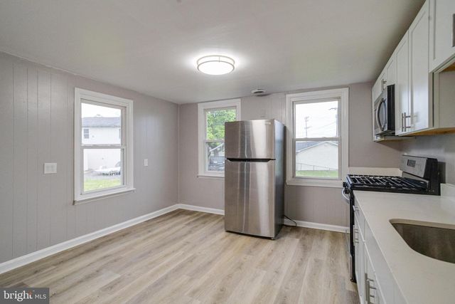 5 HOMELAND AVE, Middle River, MD 21220