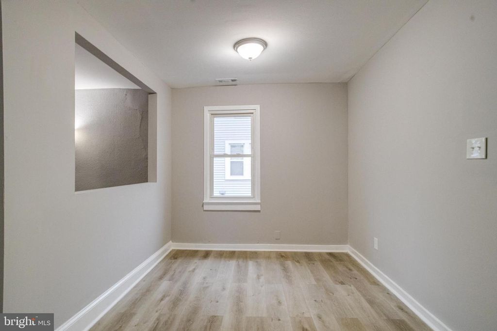 Image 12 of property listing at 5 HOMELAND AVE, Middle River, MD 21220