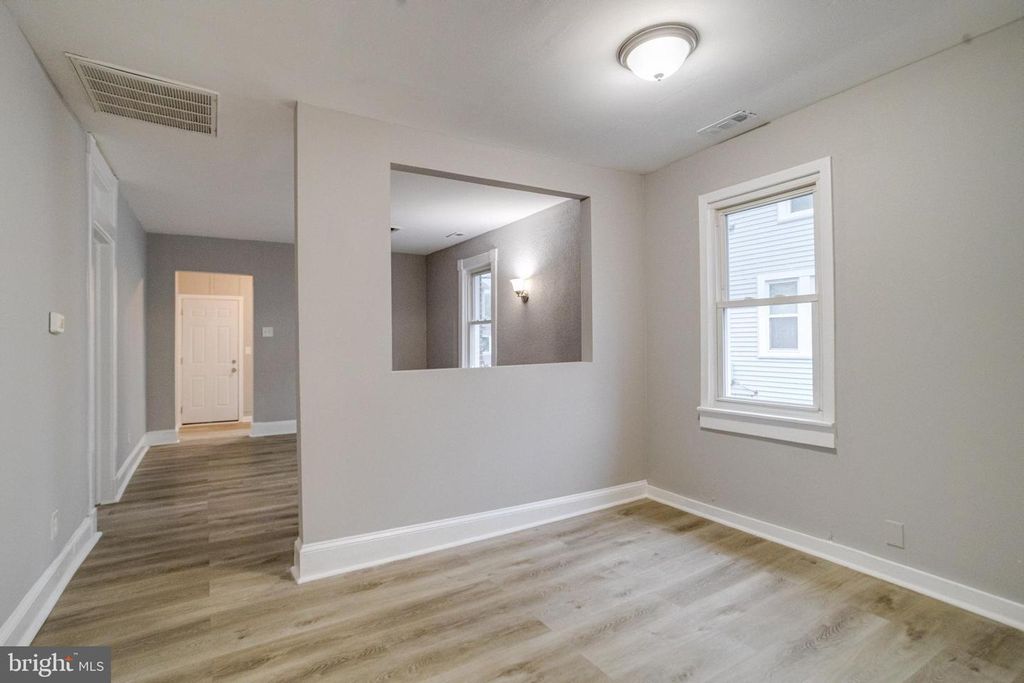 Image 13 of property listing at 5 HOMELAND AVE, Middle River, MD 21220