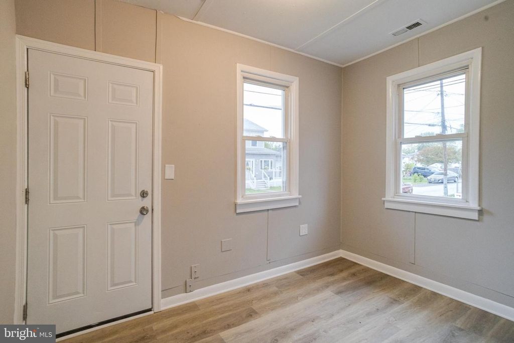 Image 2 of property listing at 5 HOMELAND AVE, Middle River, MD 21220