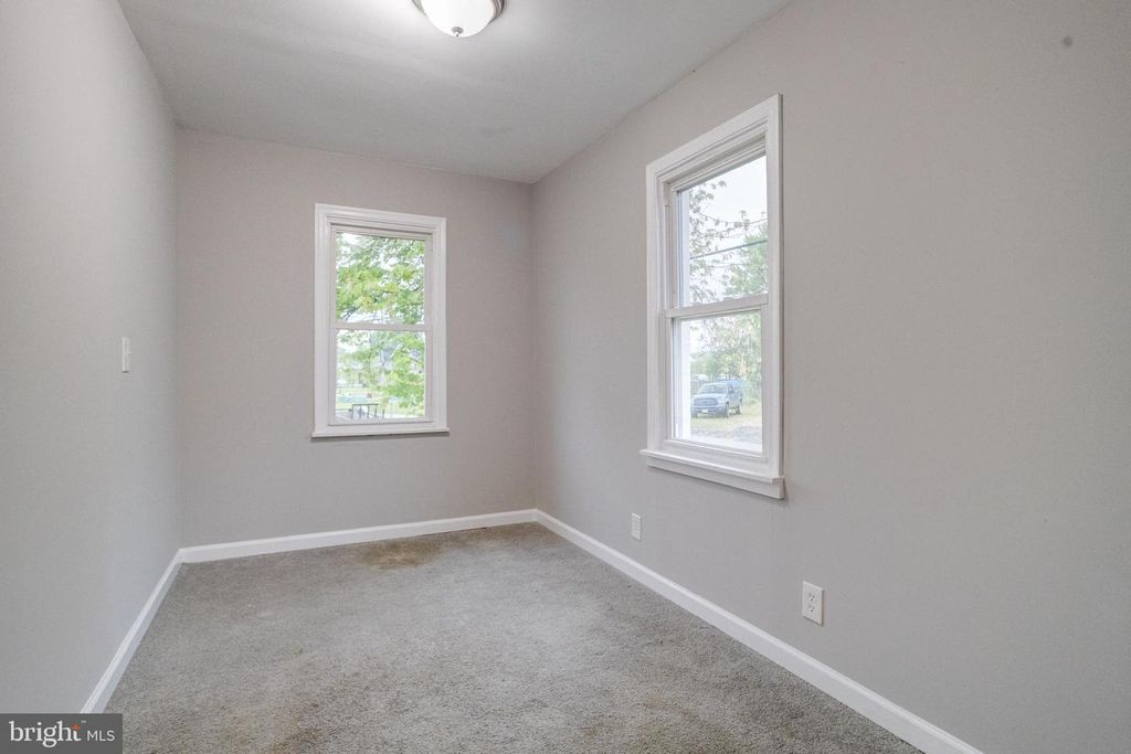 Image 3 of property listing at 5 HOMELAND AVE, Middle River, MD 21220