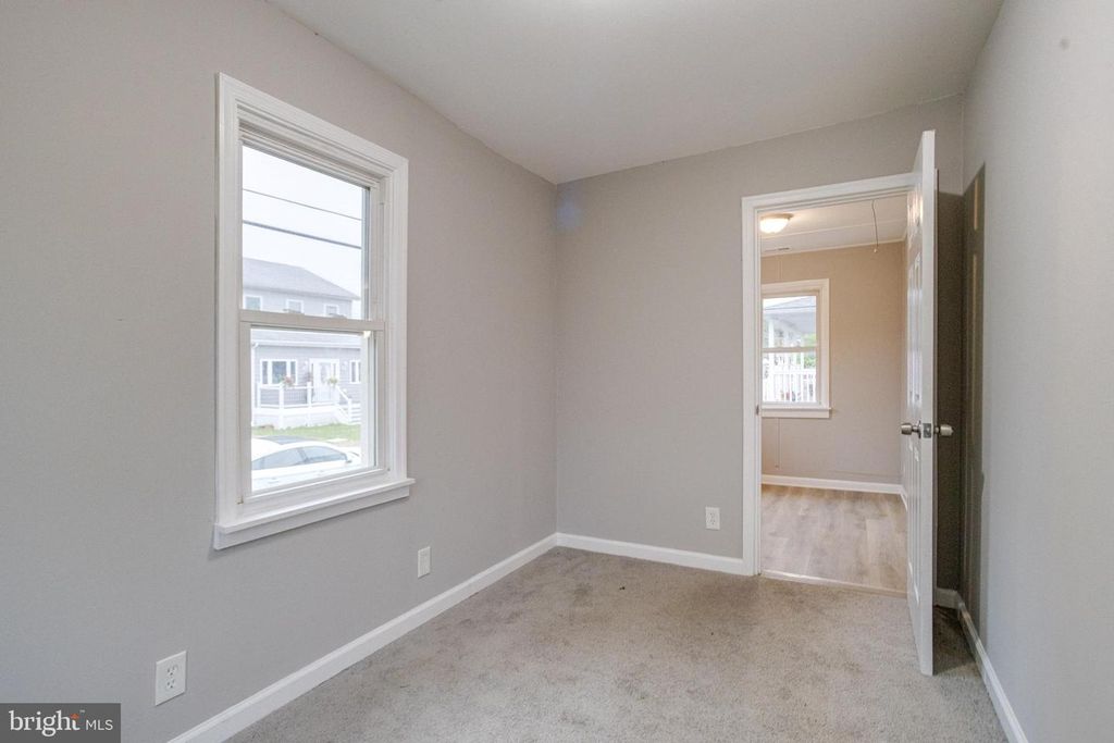 Image 4 of property listing at 5 HOMELAND AVE, Middle River, MD 21220