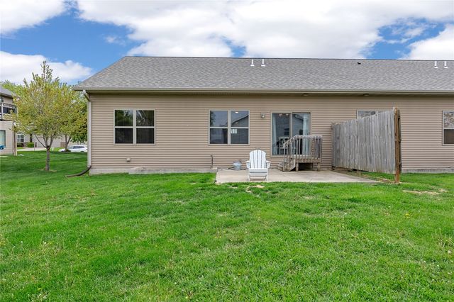 323 Windflower Ln, Solon, IA 52333