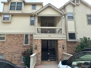2300 Yellowstone Park Court F, Maryland Heights, MO 63043