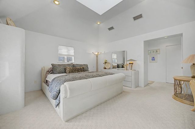 50 Page Lane, Hampstead, NH 03841