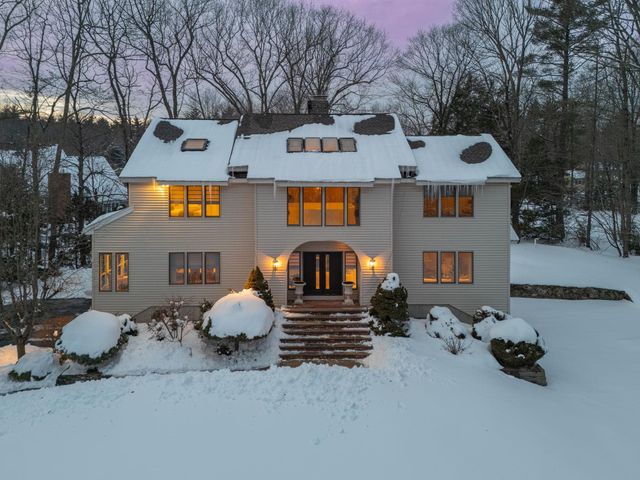 50 Page Lane, Hampstead, NH 03841